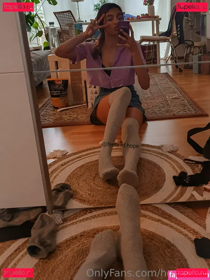hope.feet Onlyfans Photo Gallery 