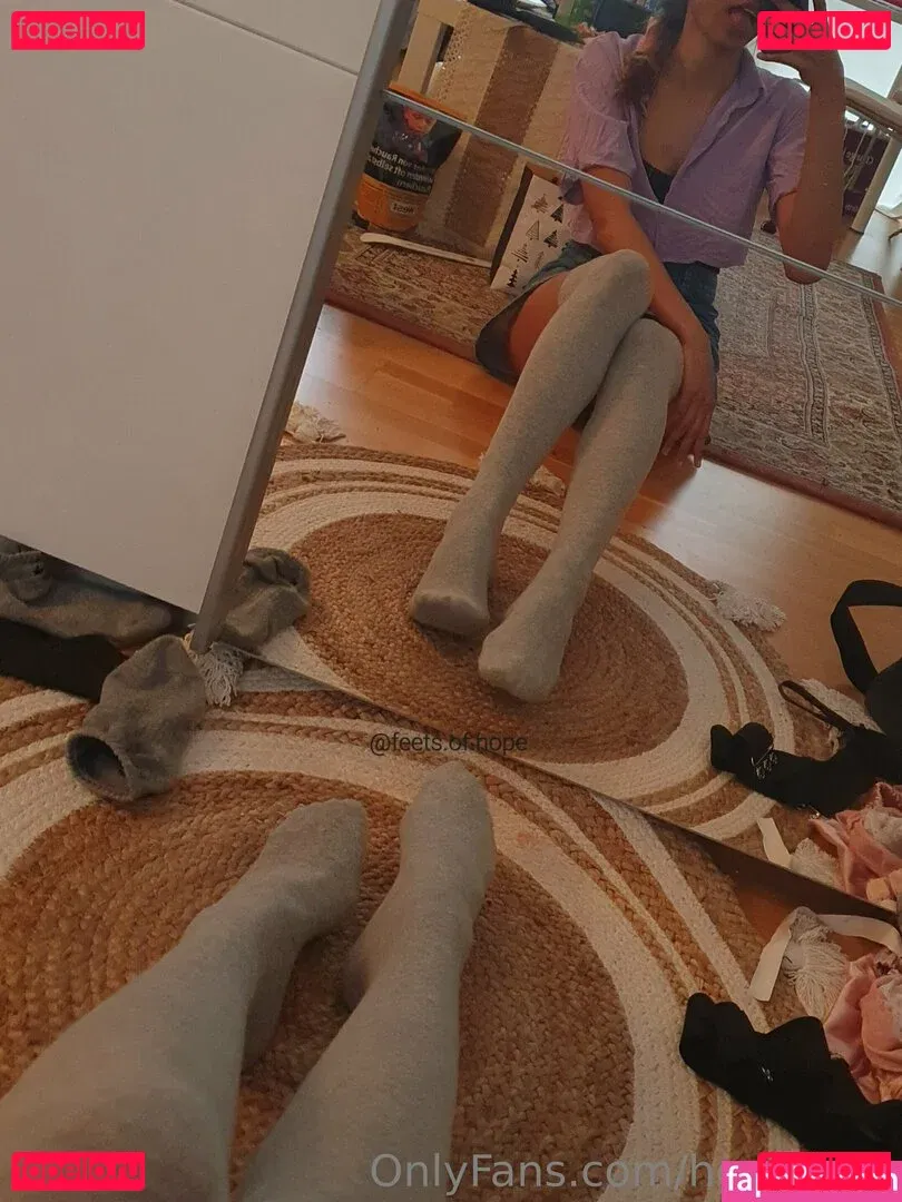 hope.feet Onlyfans Photo Gallery 