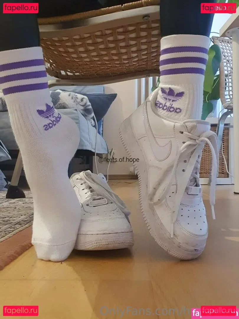 hope.feet Onlyfans Photo Gallery 