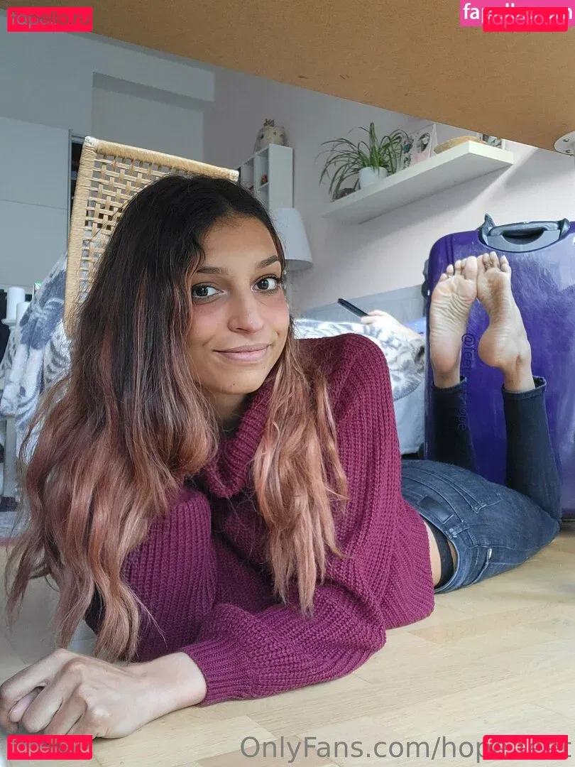 hope.feet Onlyfans Photo Gallery 