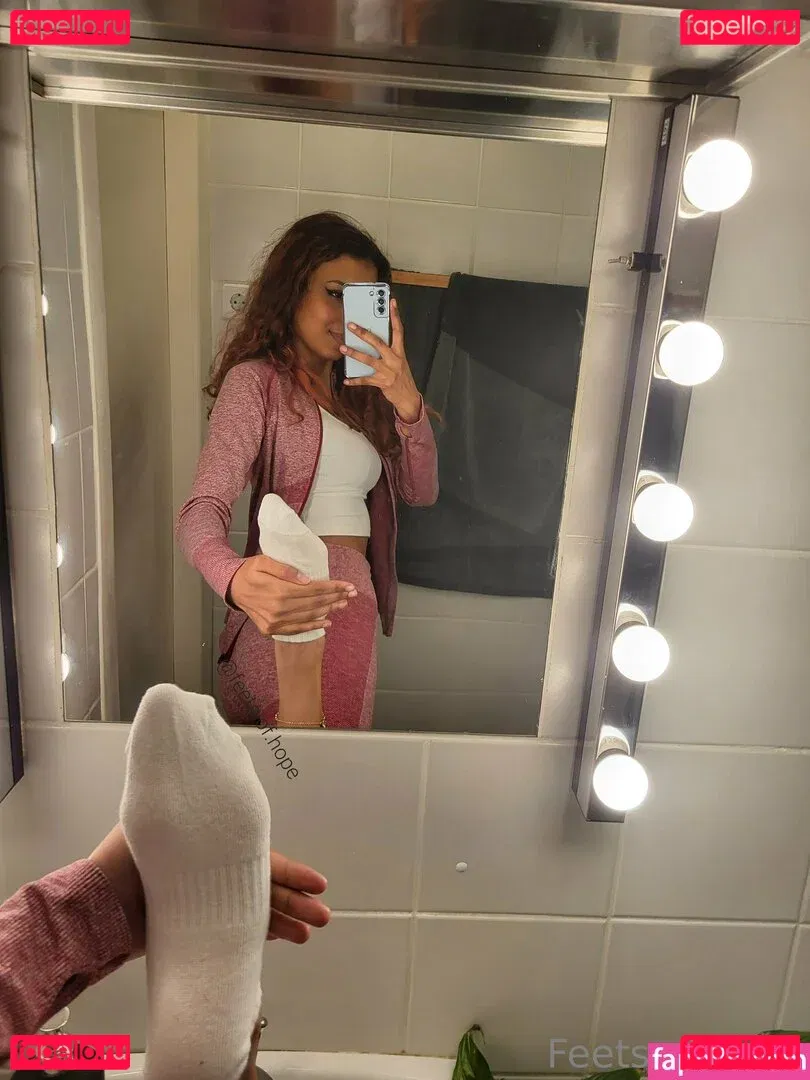 hope.feet Onlyfans Photo Gallery 