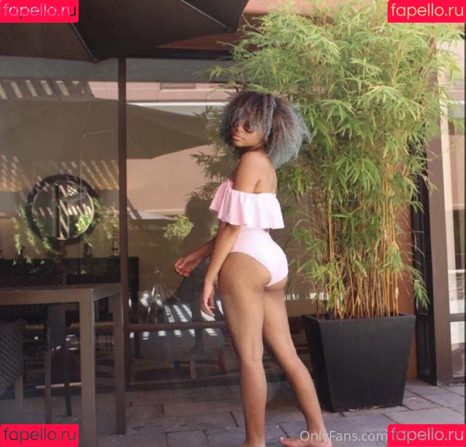 _me_momo_ Onlyfans Photo Gallery 