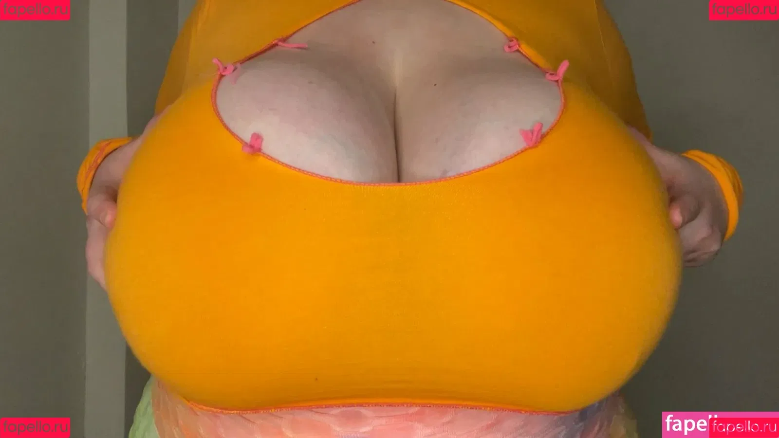 BustyQueen32M Onlyfans Photo Gallery 
