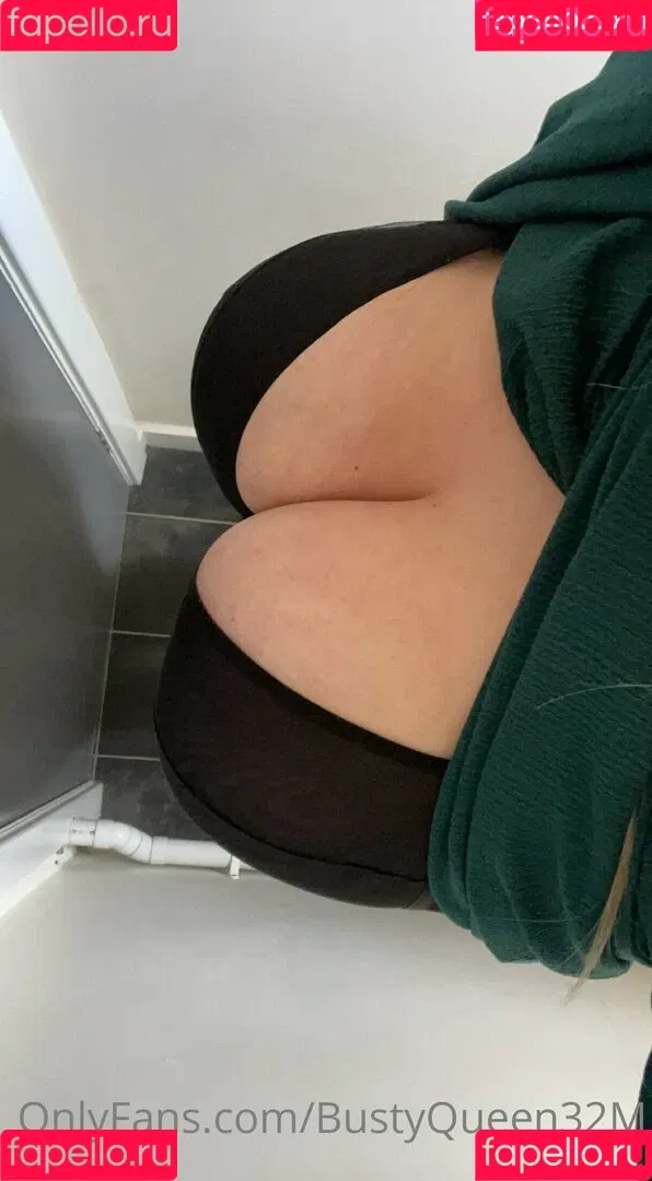 BustyQueen32M Onlyfans Photo Gallery 