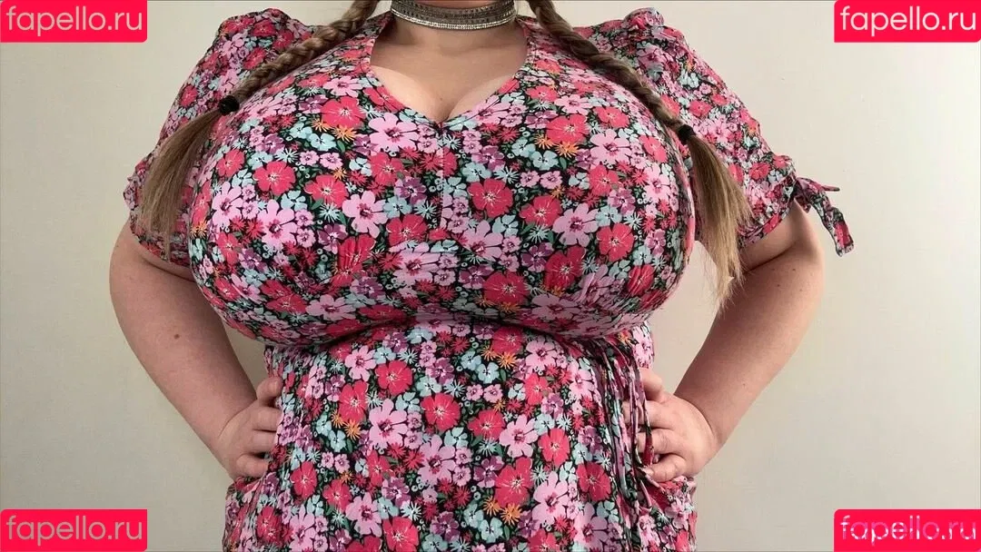 BustyQueen32M Onlyfans Photo Gallery 
