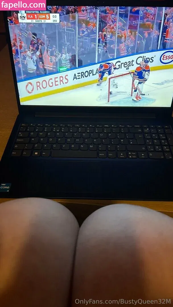 BustyQueen32M Onlyfans Photo Gallery 