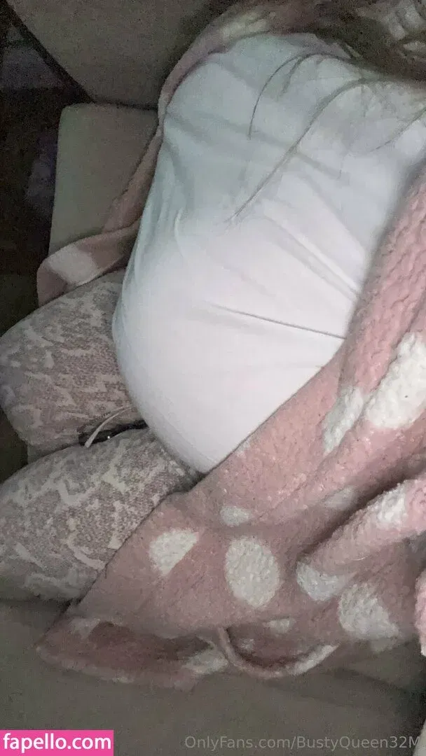 BustyQueen32M Onlyfans Photo Gallery 