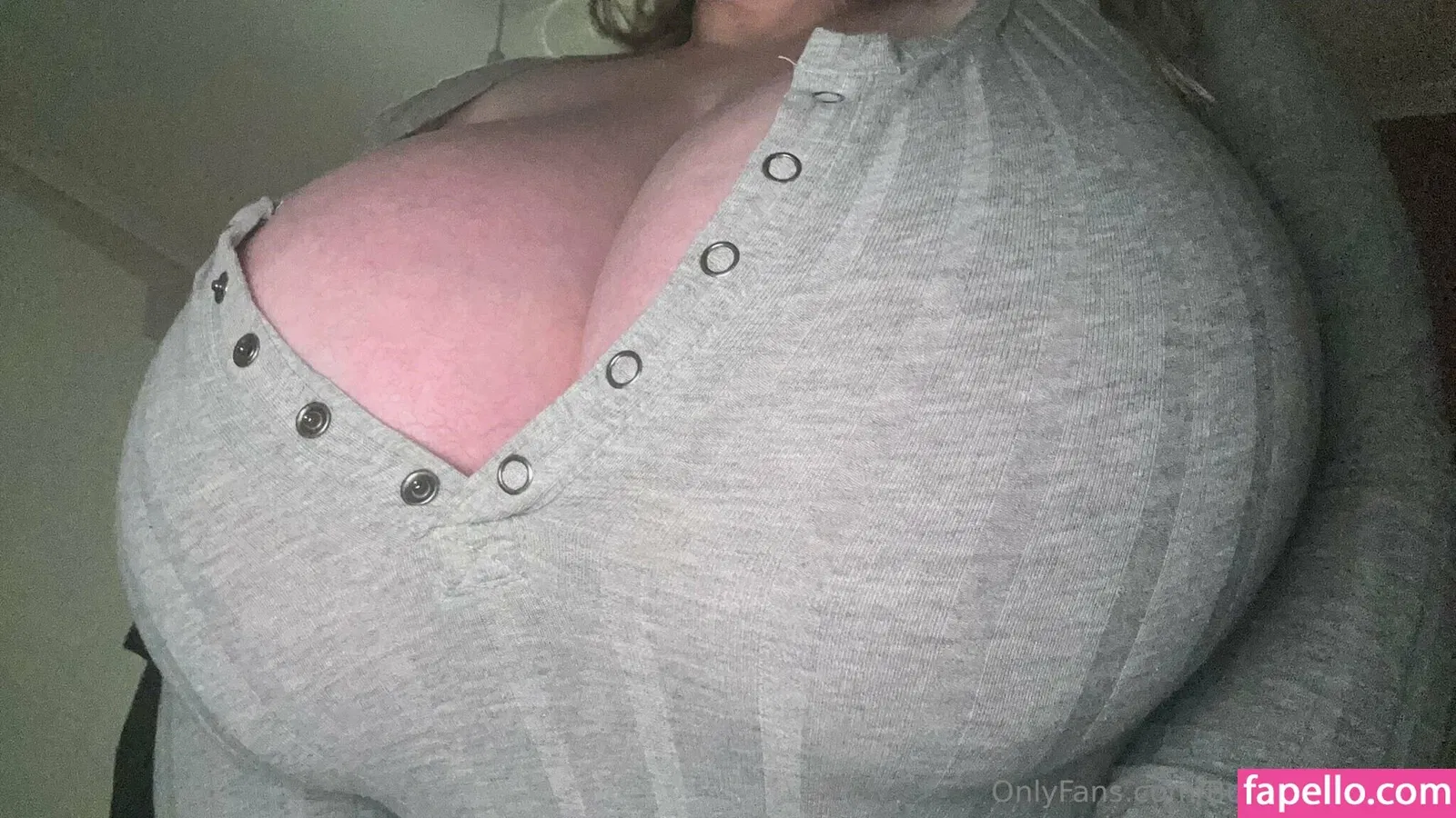 BustyQueen32M Onlyfans Photo Gallery 