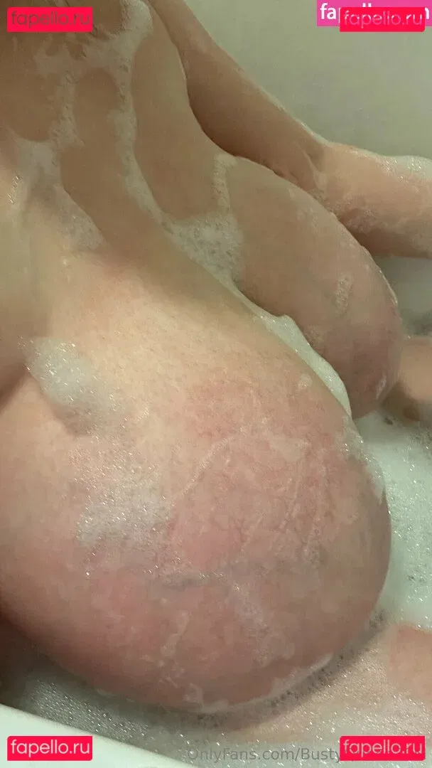 BustyQueen32M Onlyfans Photo Gallery 