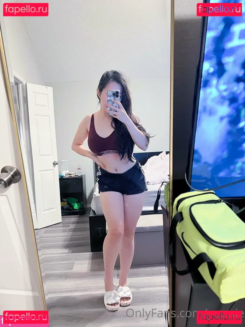 Yoonie Onlyfans Photo Gallery 