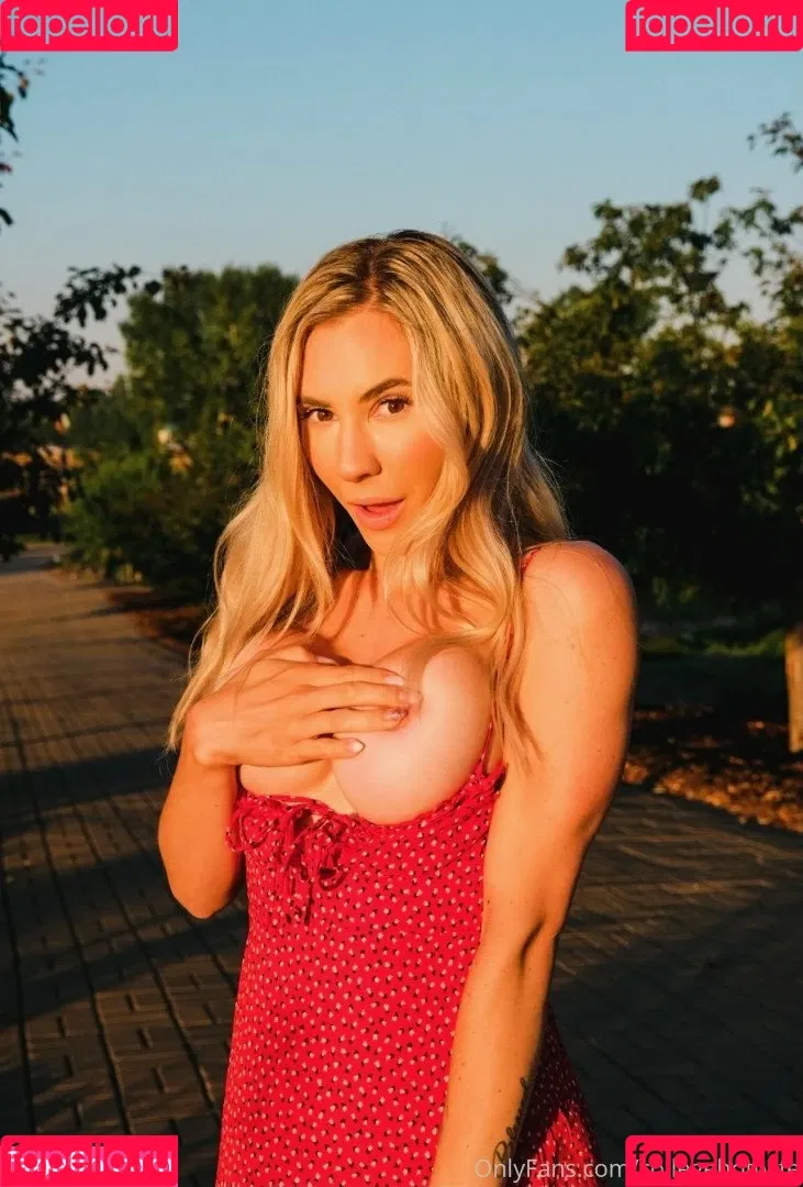 thelauraskyeofficial Onlyfans Photo Gallery 