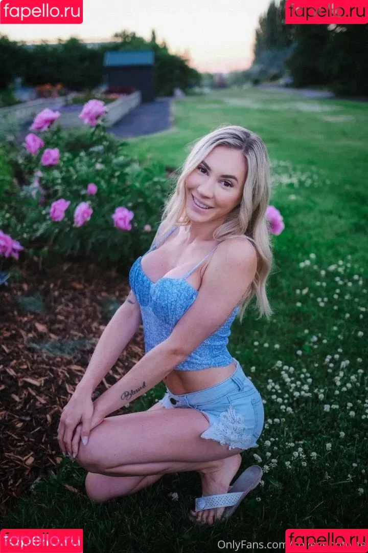 thelauraskyeofficial Onlyfans Photo Gallery 