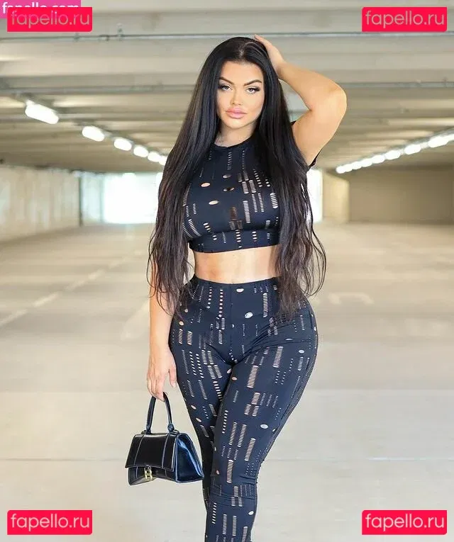 Emily Regina Onlyfans Photo Gallery 