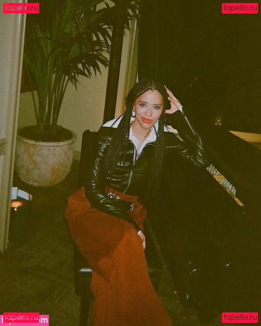 Jasmin Savoy Brown Onlyfans Photo Gallery 