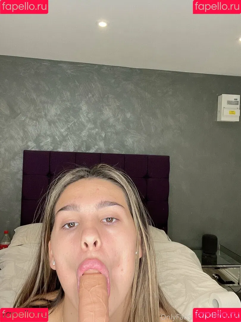 teenrebe Onlyfans Photo Gallery 