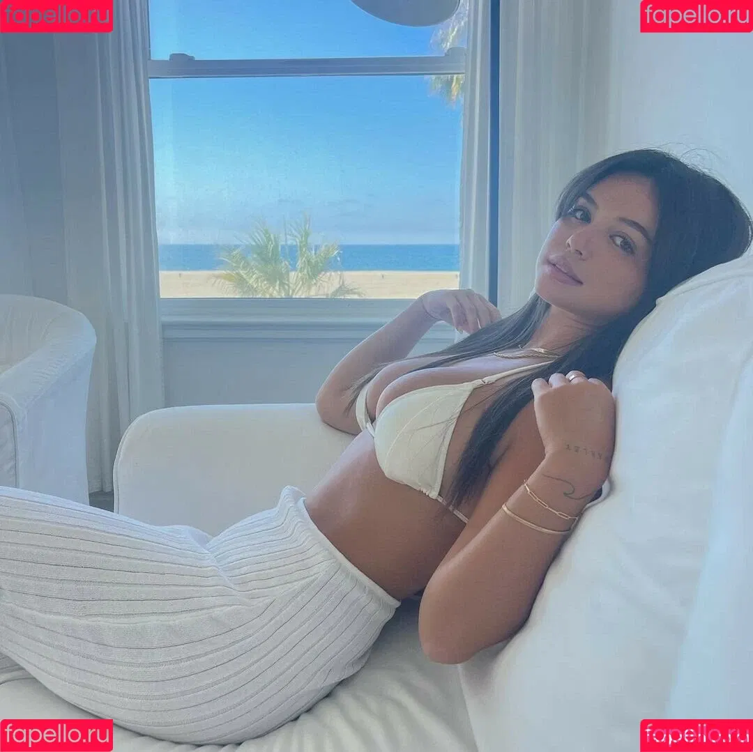 Lila Volker-Lin Onlyfans Photo Gallery 