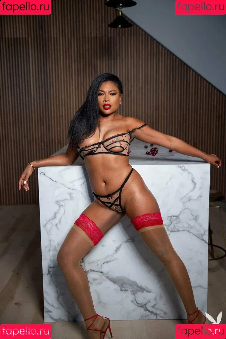 Llauryn Hendrix Onlyfans Photo Gallery 