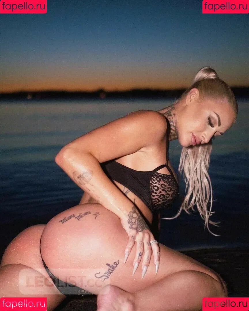 Elodie Baillargeon Roy Onlyfans Photo Gallery 