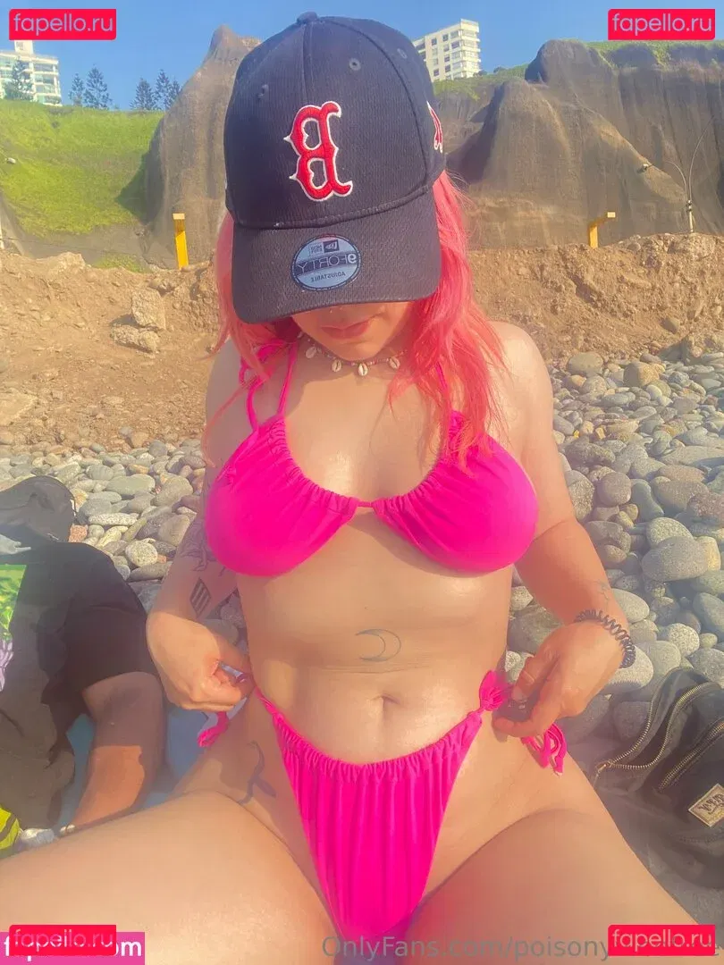 poisonyvieefree Onlyfans Photo Gallery 