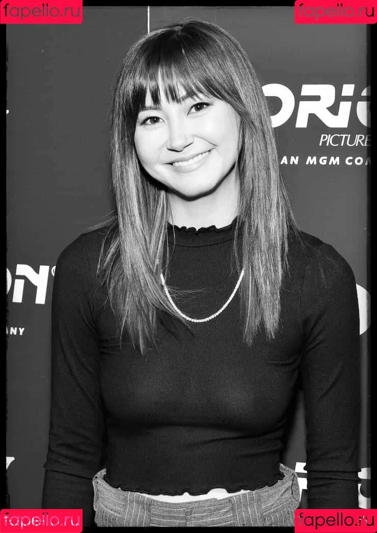 Kimiko Glenn Onlyfans Photo Gallery 
