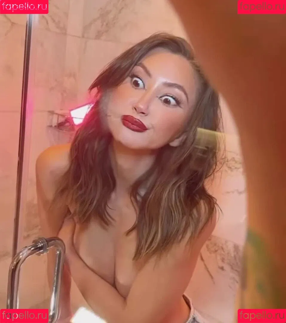 Kimiko Glenn Onlyfans Photo Gallery 