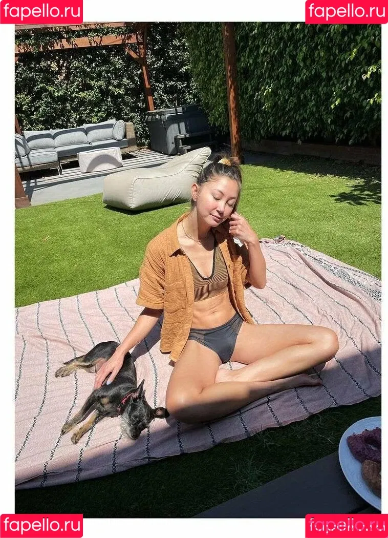 Kimiko Glenn Onlyfans Photo Gallery 