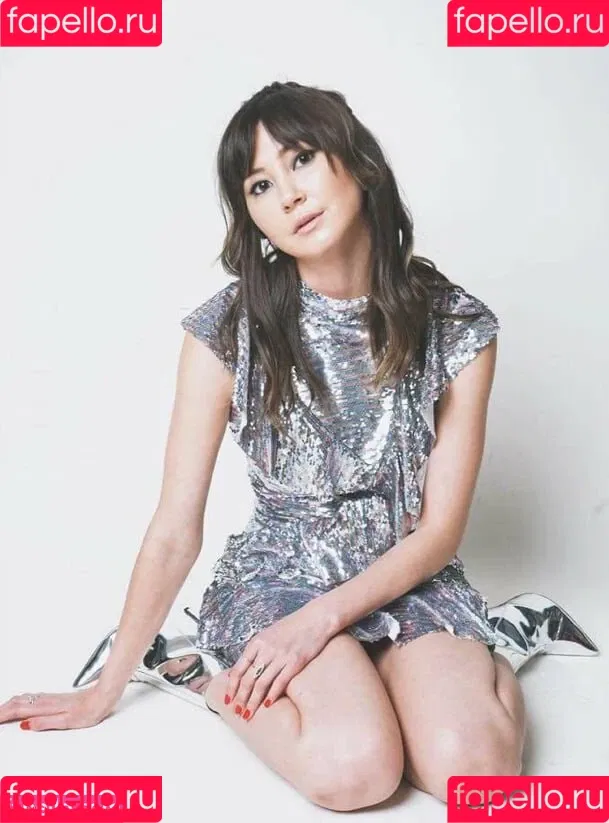 Kimiko Glenn Onlyfans Photo Gallery 