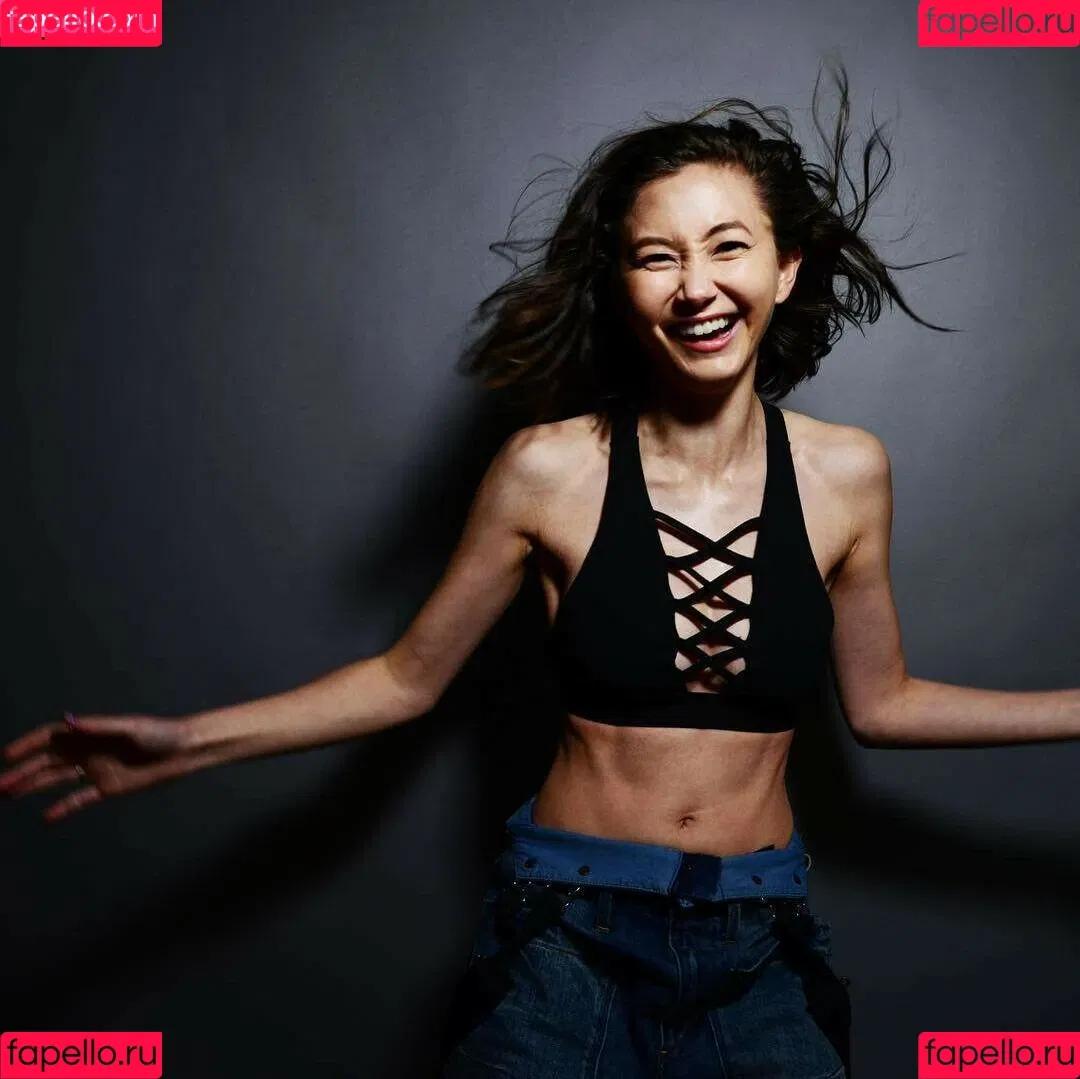 Kimiko Glenn Onlyfans Photo Gallery 