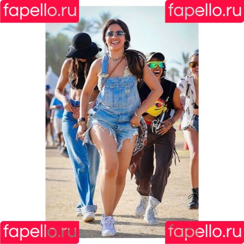 Kimiko Glenn Onlyfans Photo Gallery 