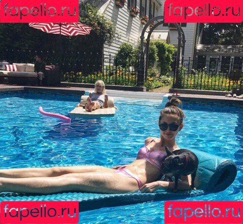 Kimiko Glenn Onlyfans Photo Gallery 