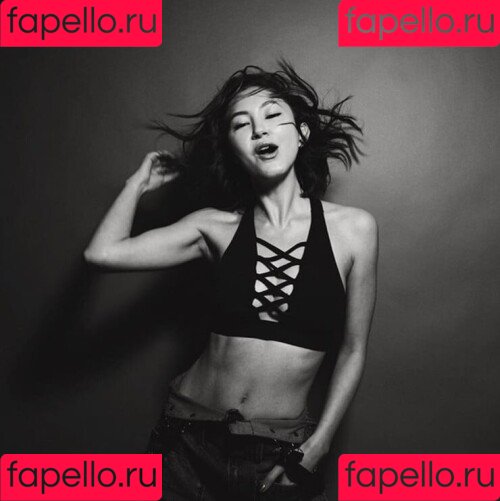 Kimiko Glenn Onlyfans Photo Gallery 