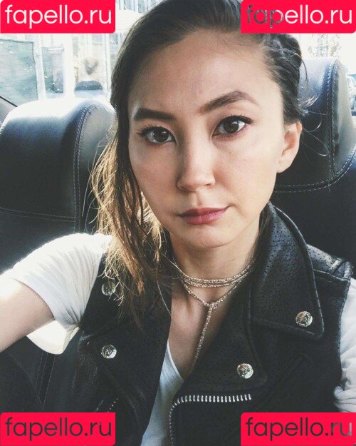 Kimiko Glenn Onlyfans Photo Gallery 