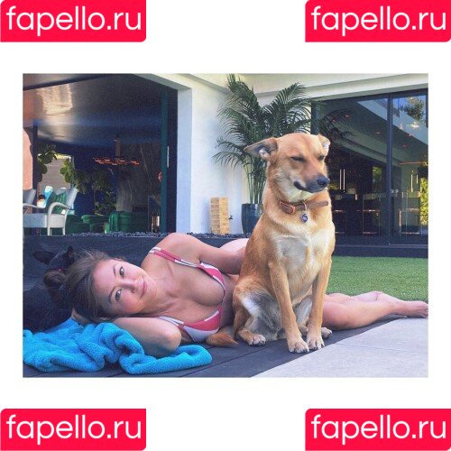 Kimiko Glenn Onlyfans Photo Gallery 