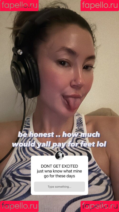 Kimiko Glenn Onlyfans Photo Gallery 