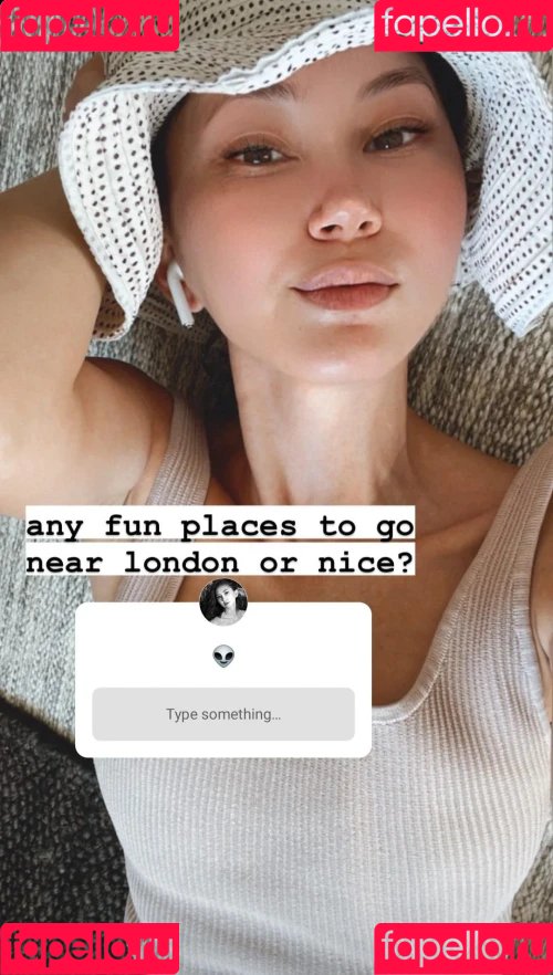 Kimiko Glenn Onlyfans Photo Gallery 