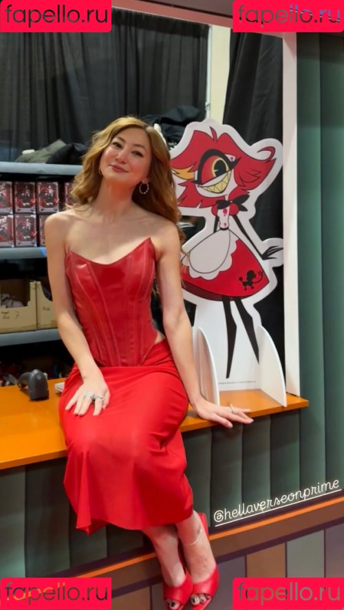 Kimiko Glenn Onlyfans Photo Gallery 