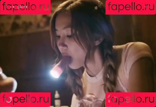 Kimiko Glenn Onlyfans Photo Gallery 