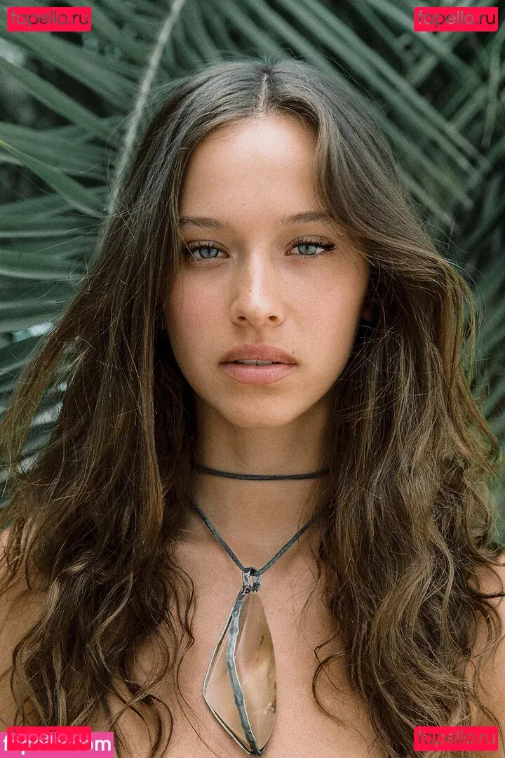 Isabella Mathers Onlyfans Photo Gallery 