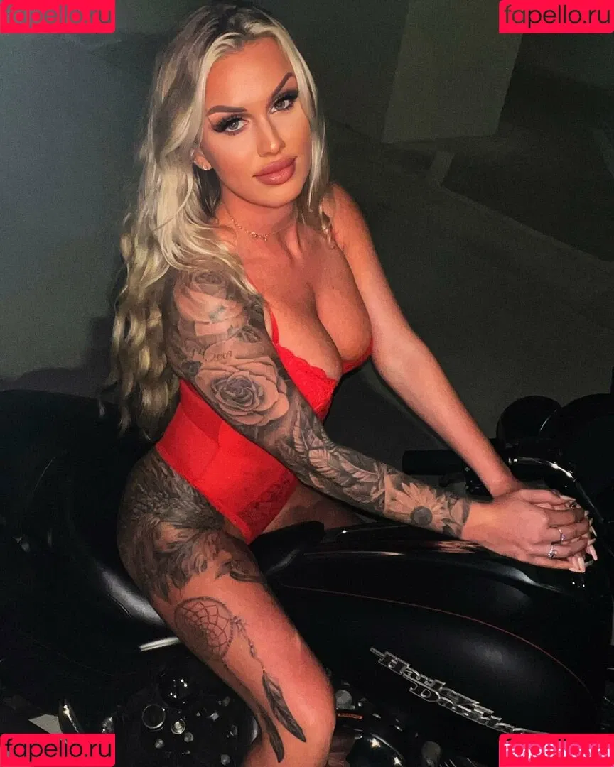Kara.C Onlyfans Photo Gallery 