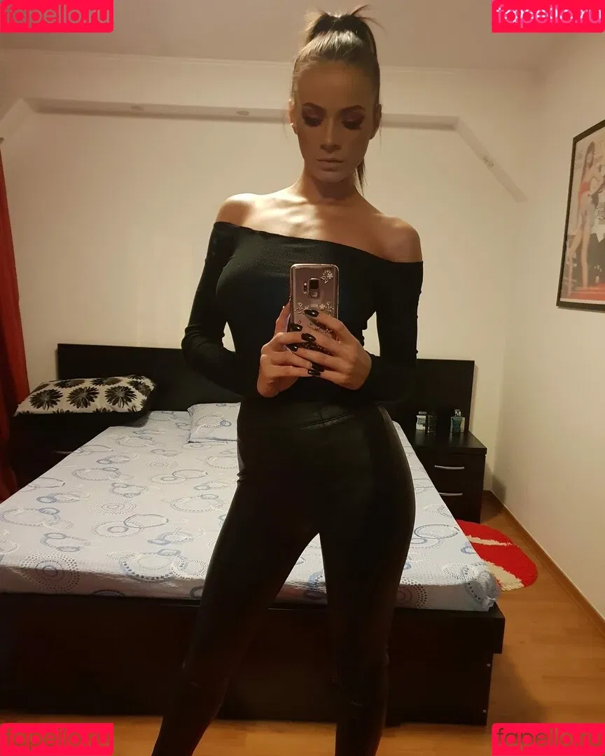 AndreeaNicoletaDinu Onlyfans Photo Gallery 