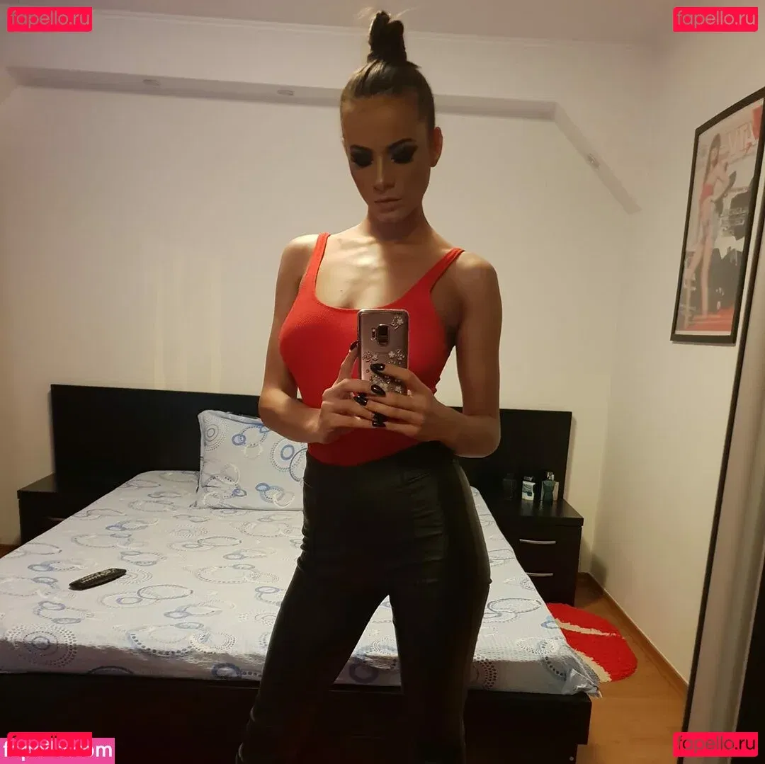 AndreeaNicoletaDinu Onlyfans Photo Gallery 