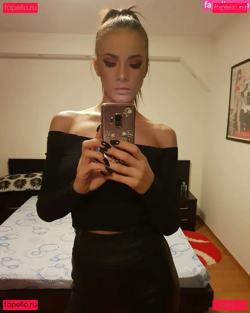 AndreeaNicoletaDinu Onlyfans Photo Gallery 