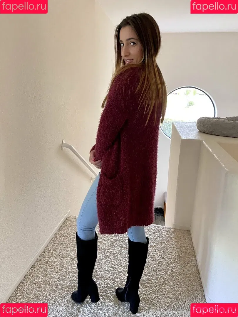 christinakhalil Onlyfans Photo Gallery 