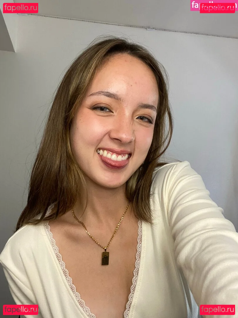 Earth’s ASMR Onlyfans Photo Gallery 