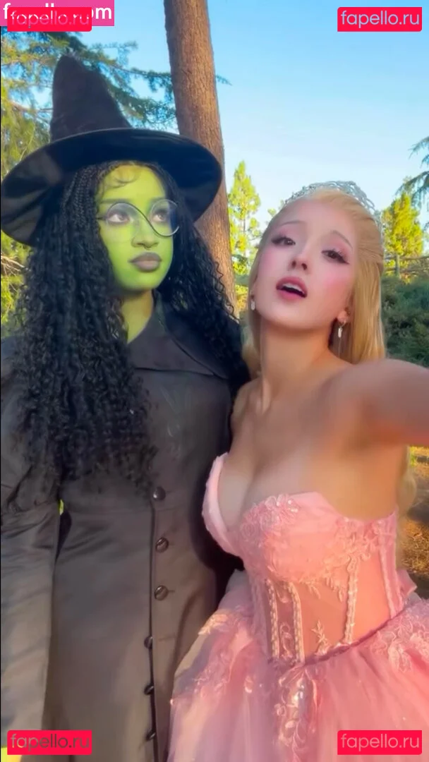 Earth’s ASMR Onlyfans Photo Gallery 