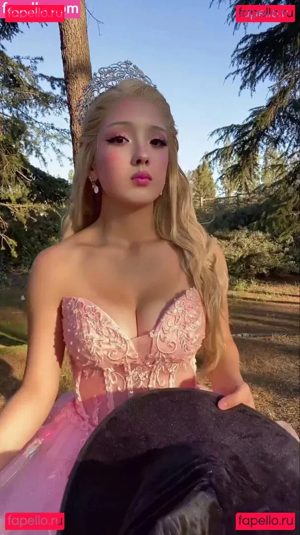 Earth’s ASMR Onlyfans Photo Gallery 