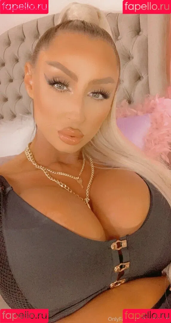 Sexyvenera Onlyfans Photo Gallery 