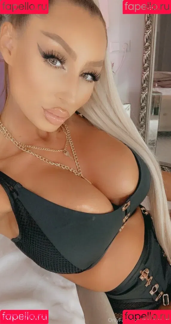Sexyvenera Onlyfans Photo Gallery 