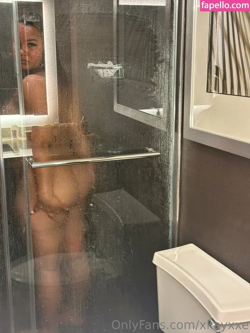 xkayxxe Onlyfans Photo Gallery 