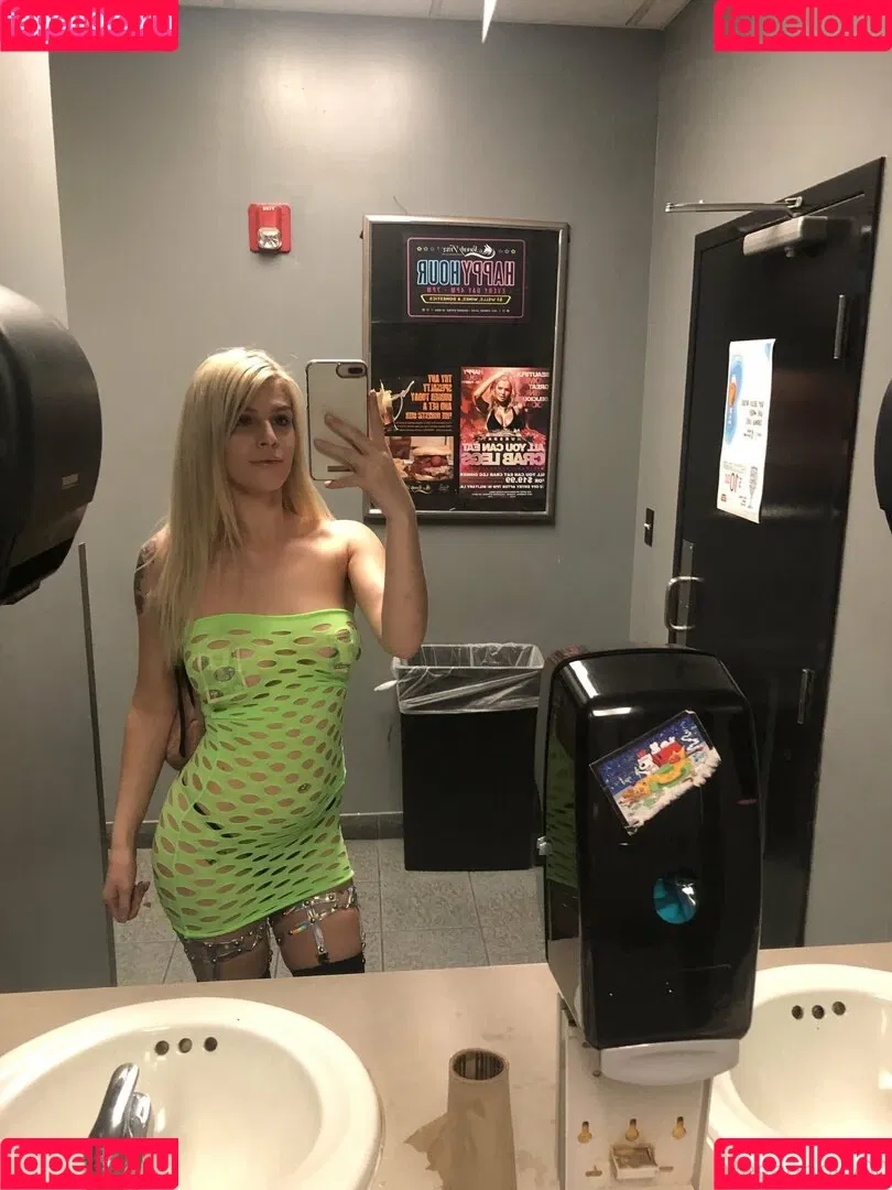 meganholly00 Onlyfans Photo Gallery 